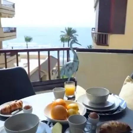 First Line 1 Bed Max Beach